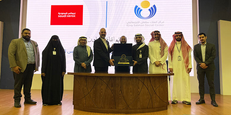 Saudi-Xerox-team-at-King-Salman-Social-Center